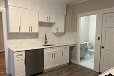 206 Franklin Street #1/F
