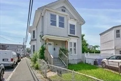 10 Holly St 1