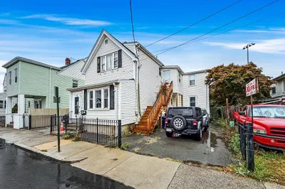 44 Kelvin St