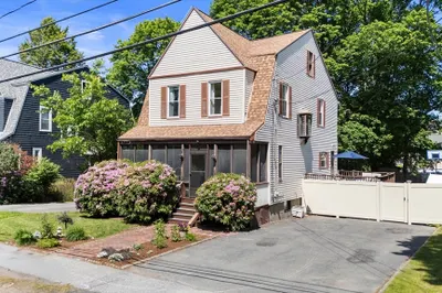 42 Perkins St