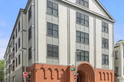 309 E Street #25