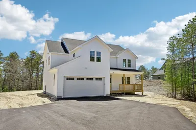 33 Seabiscuit Dr 1
