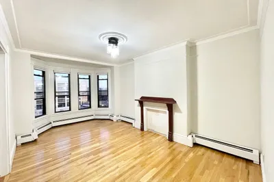 19 Cortes St #10