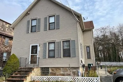 906 Belleville Ave