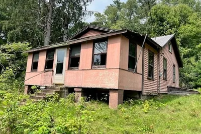 15 River Road 1