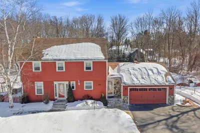 6 Lenway Rd