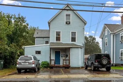302 Pleasant St