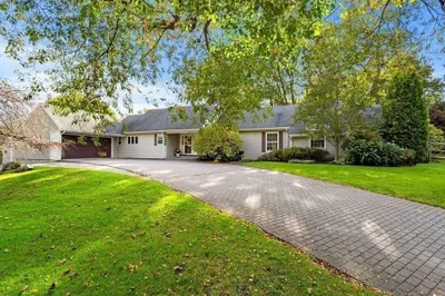 22 Arrowhead Rd