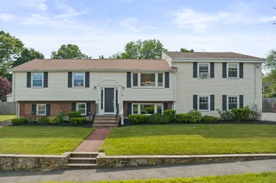 55 Solar Ave 1