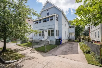 134 Massasoit St