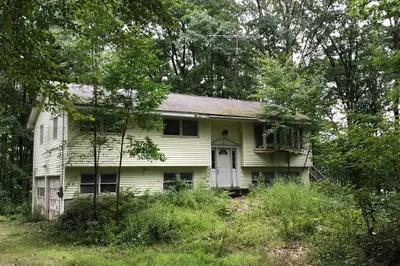 564 W Pelham Rd