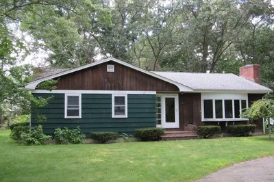 68 Deepwood Dr
