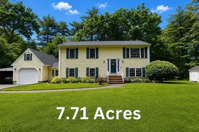 233 Tispaquin St 1
