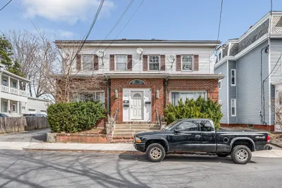 9 Bartlett St #3