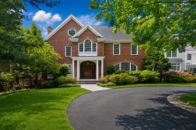 20 Longmeadow Drive 1