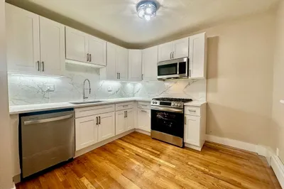 4 Chesterton St #3