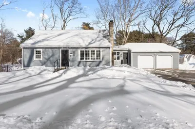 10 Ashcroft Cir 1