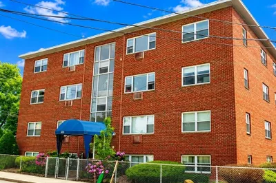 225 Baker St #44