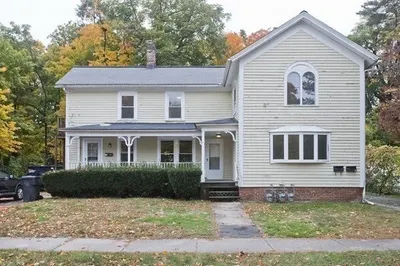 18 Bates St #2R