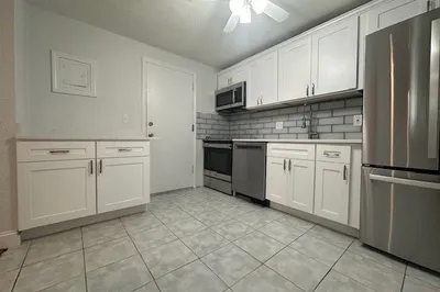 139 King St #102B 1