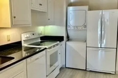 40 Village Rd #610 1
