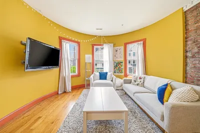 12-14 Everett St #202 1