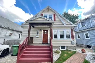 20 Wells Ave #1 1