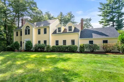 18 Saunders Rd