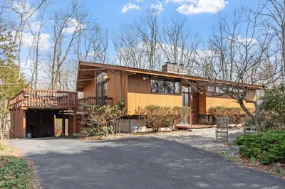 21 Gray Rd