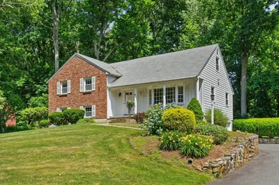 8 Fulton Road 1