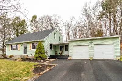 9 Frankie Ln 1