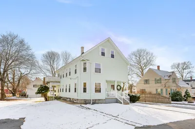 32 Carleton St
