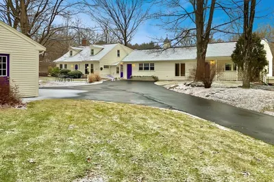 459 Sargent Rd 1