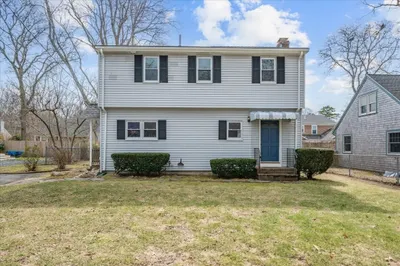 19 Montauk St 1