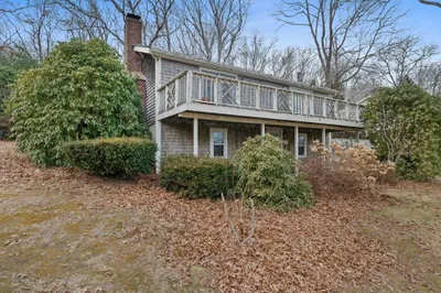 26 Shore Dr 1