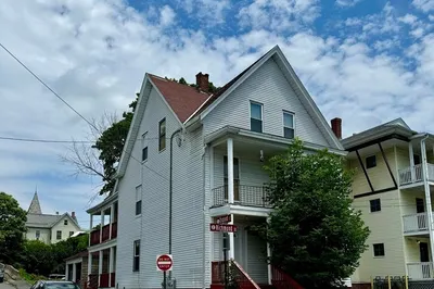 51 Richmond St 1