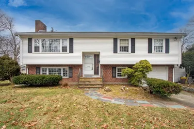 228 Hillberg Ave