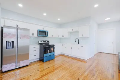 169 Montgomery St 1