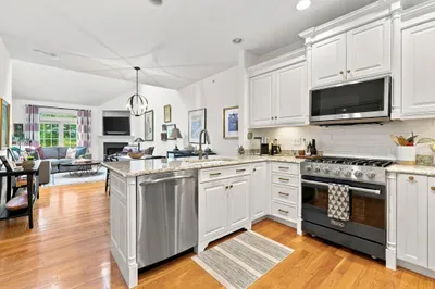 900 Lynnfield Street #6 1