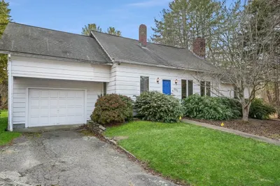 182 Hathaway Rd 1