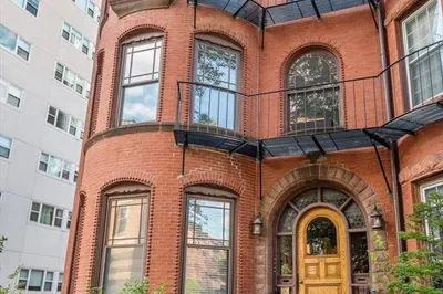 203 St. Botolph St #4