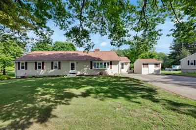 7 Follette St 1
