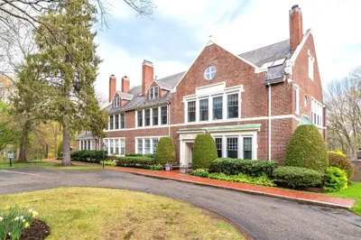 63 Garden Rd #C1 1