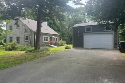 1 Stoneledge Rd