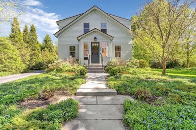 137 Central St 1