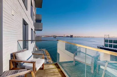 300 Pier 4 Blvd #6E