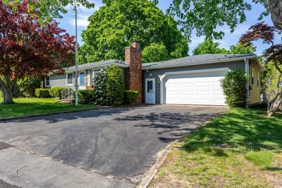 68 Redwood Rd 1