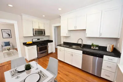 9 Bailey St #3 1