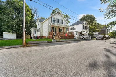 55 Stratham St