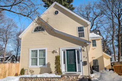 27 Stillman St